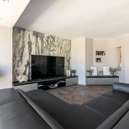 Vista: Luxury Duplex W/ Panoramic Terrace Апартаменты *