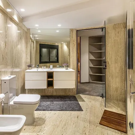 Vista: Luxury Duplex W/ Panoramic Terrace *